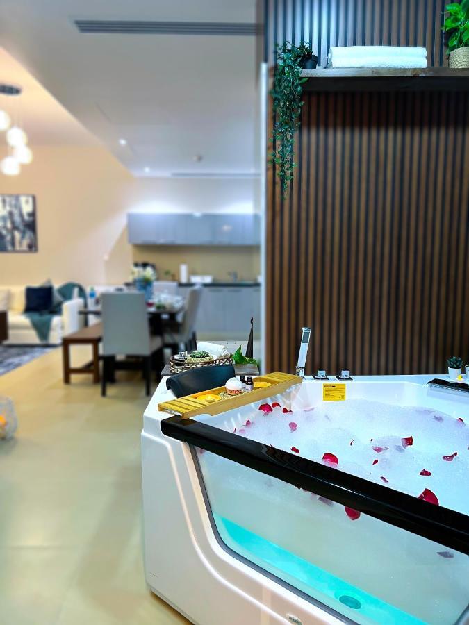 Stylish Apartment With A Jacuzzi มัสกัต ภายนอก รูปภาพ
