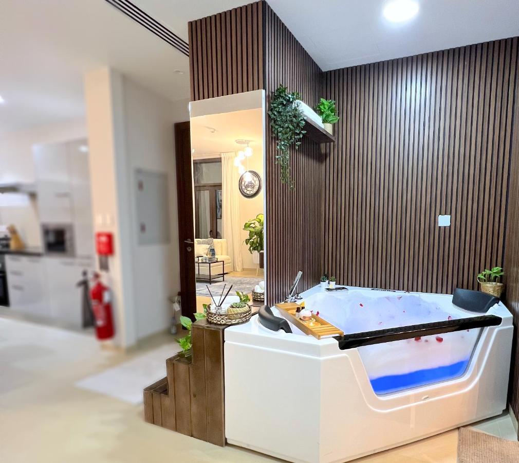 Stylish Apartment With A Jacuzzi มัสกัต ภายนอก รูปภาพ